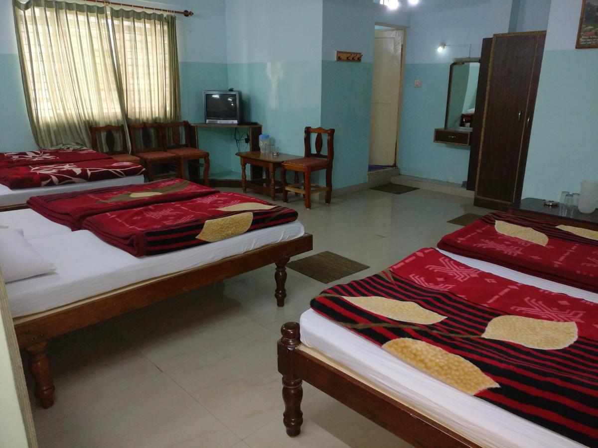 Hotel Raj Mahal Chikmagalūr Dış mekan fotoğraf