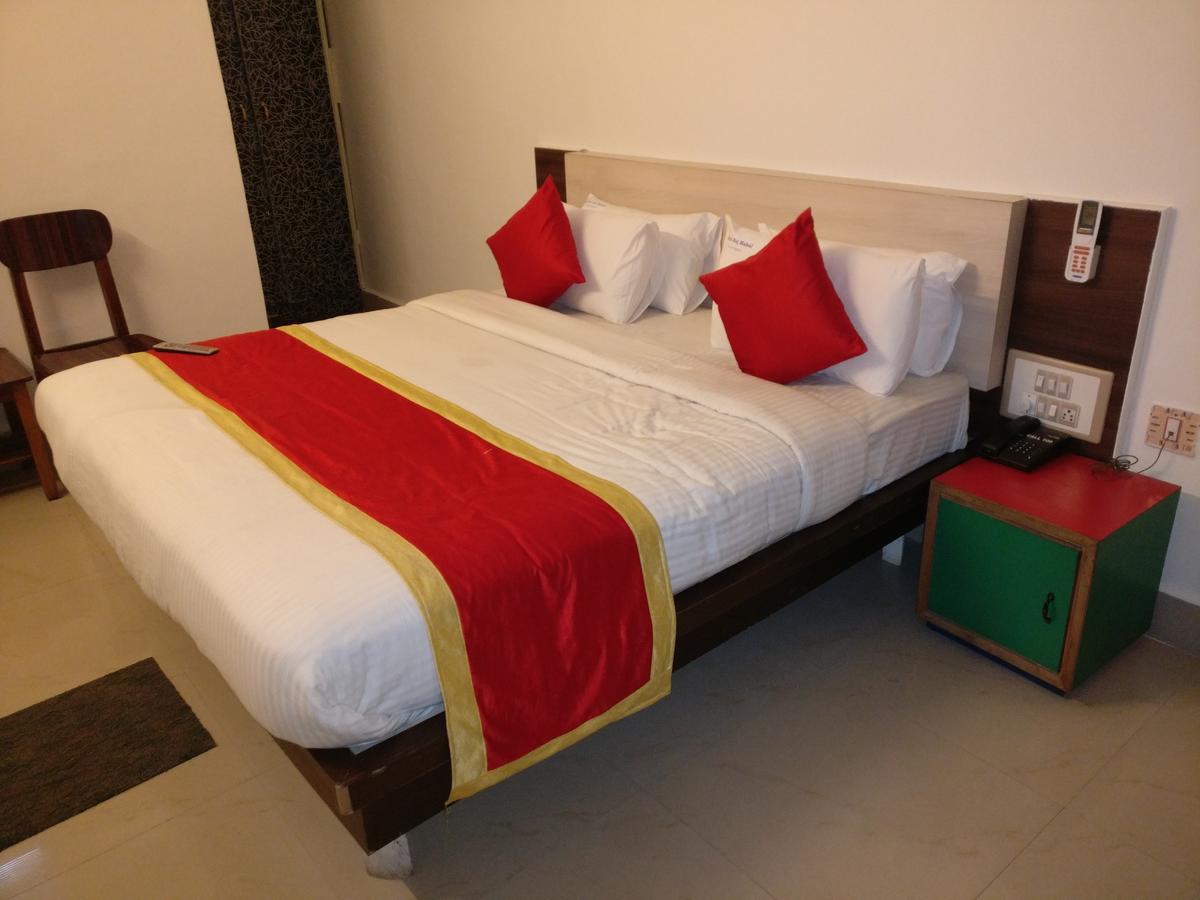 Hotel Raj Mahal Chikmagalūr Dış mekan fotoğraf
