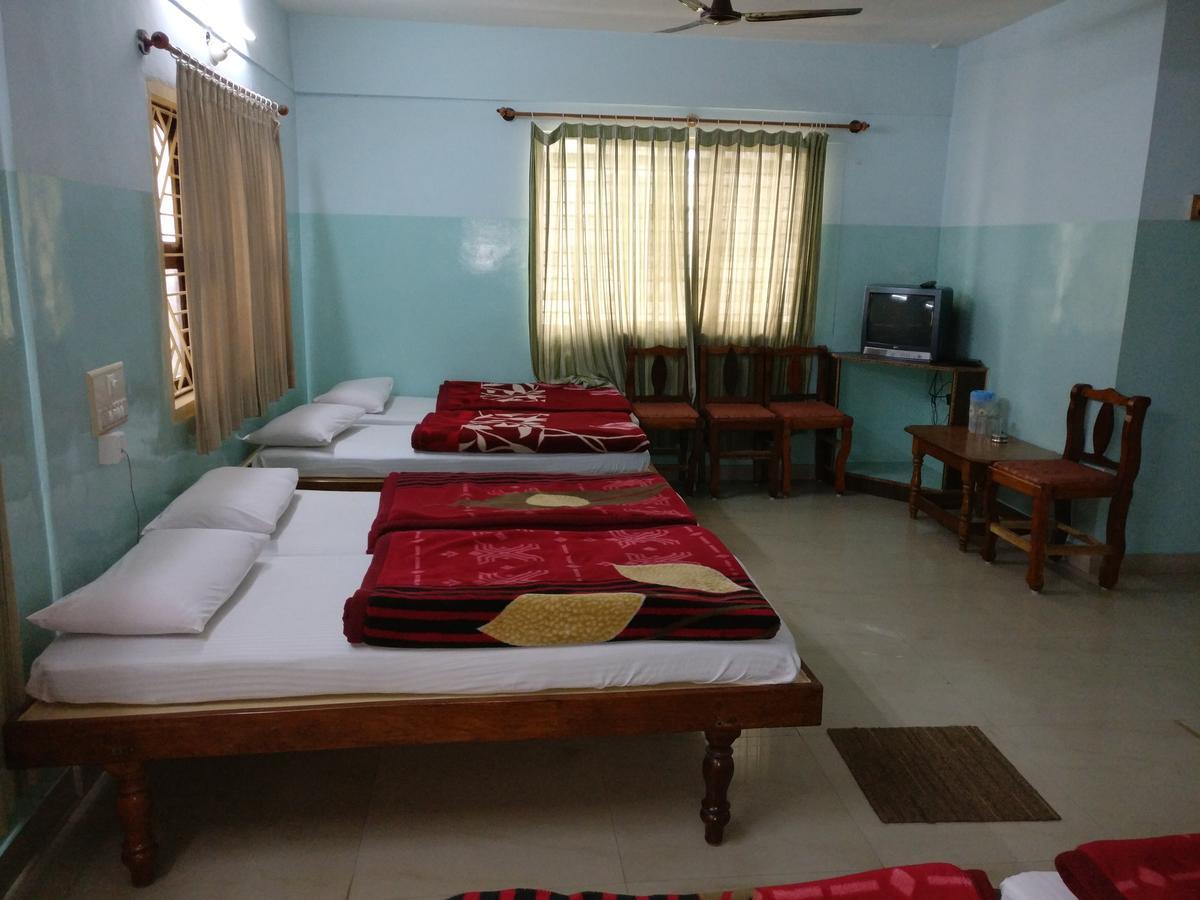 Hotel Raj Mahal Chikmagalūr Dış mekan fotoğraf
